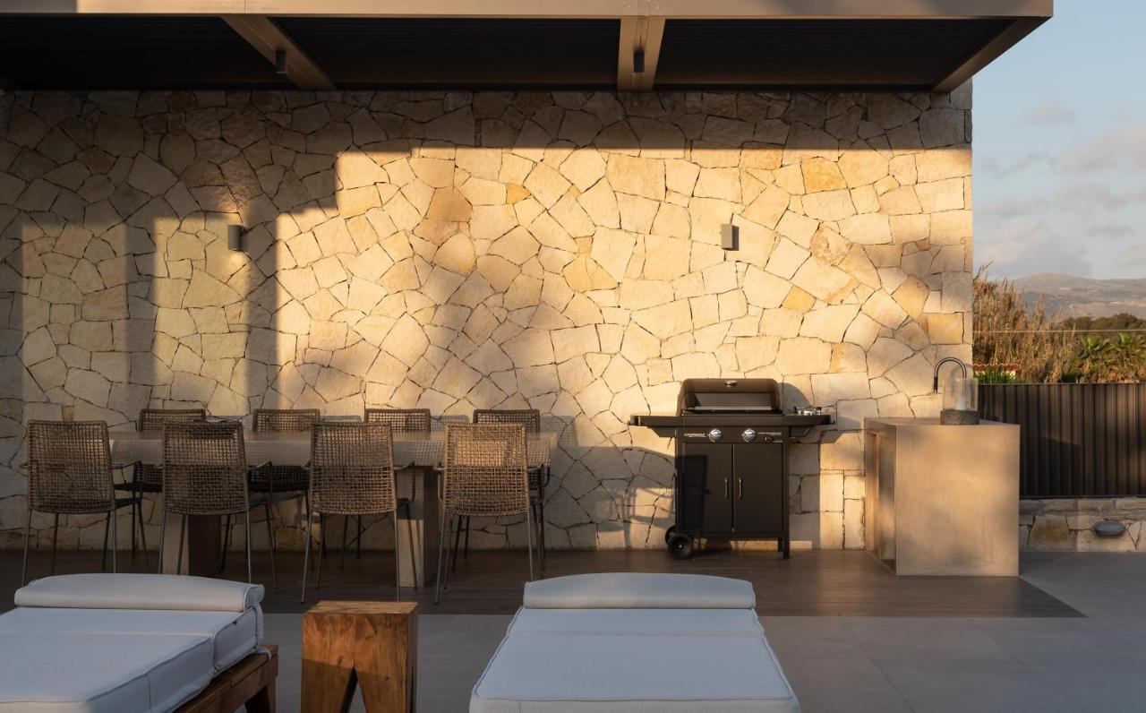 Athina Luxury Villa, With Pool & Walk To The Beach, By Thinkvilla La Canea Exterior foto