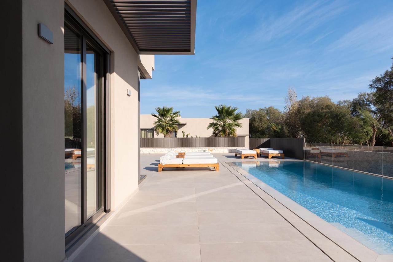 Athina Luxury Villa, With Pool & Walk To The Beach, By Thinkvilla La Canea Exterior foto